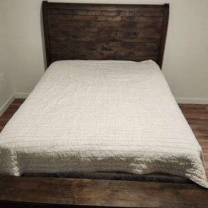 Hearth & Hand with Magnolia Queen Quilt